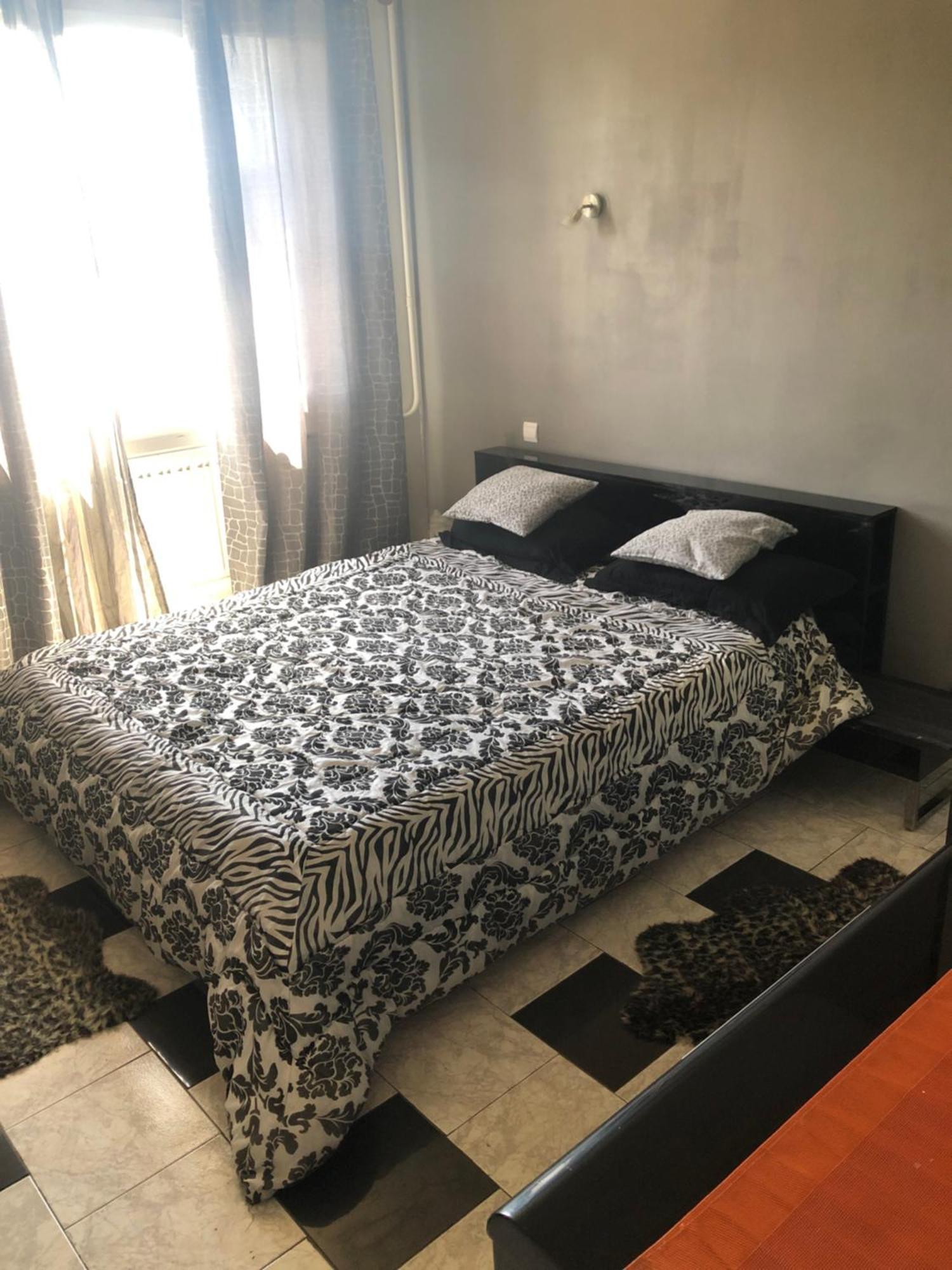 Laila Apartment Creil Bagian luar foto